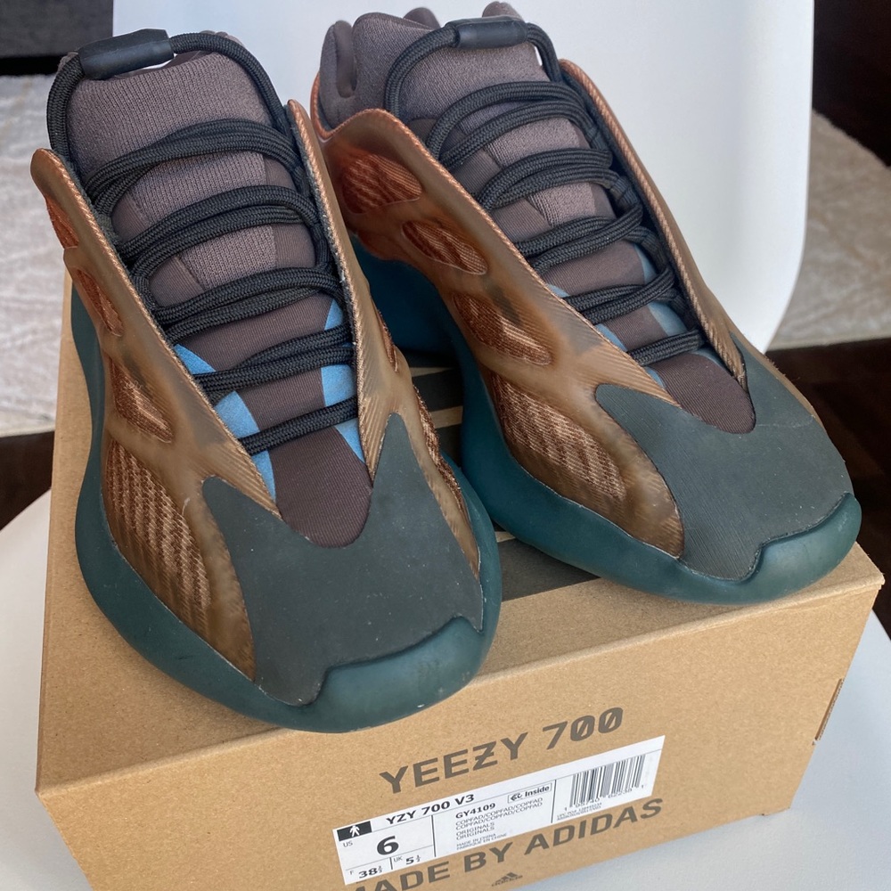 Used Yeezy 700 v3 copfad in good condition with a box.